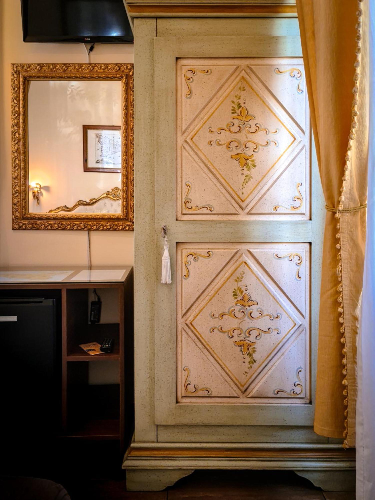 Joan's Heritage Bed and breakfast